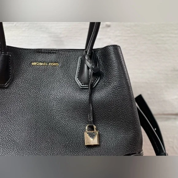 EUC Michael Kors Mercer Gallery Tote